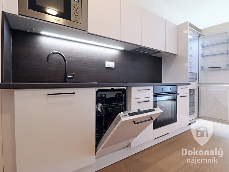 Pronájem bytu 2+kk 43 m² - foto 3