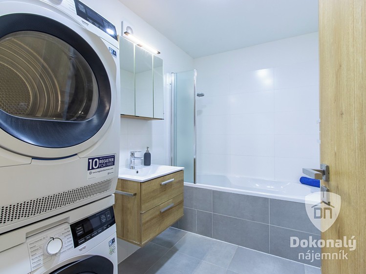 Pronájem bytu 3+kk 68 m² - foto 3