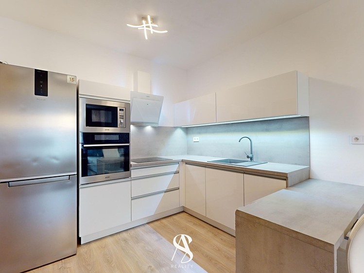 Pronájem bytu 2+kk 54 m² - foto 3