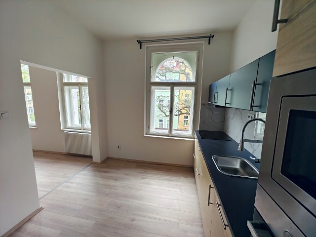 Pronájem bytu 2+1 68 m² - foto 1