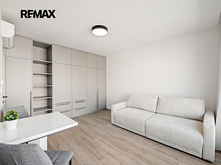 Pronájem bytu 1+kk 36 m² - foto 5