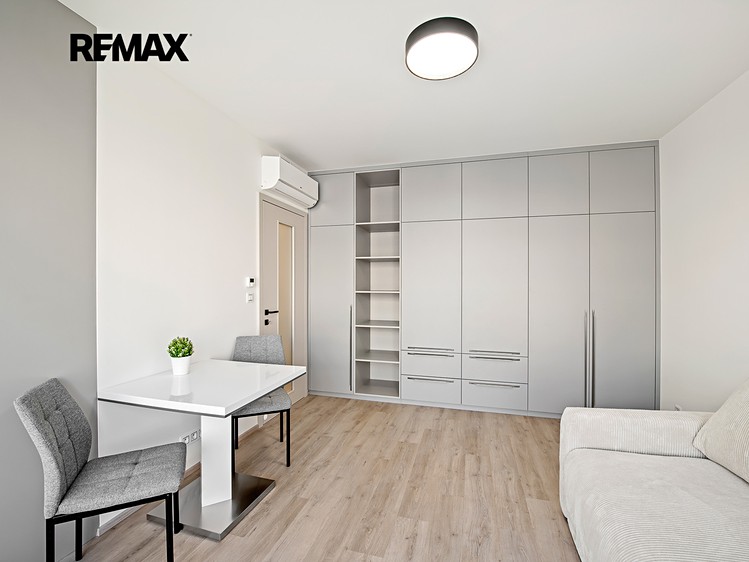 Pronájem bytu 1+kk 36 m² - foto 7