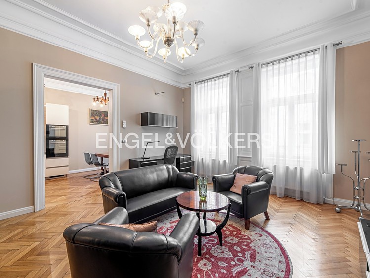 Pronájem bytu 2+1 73 m² - foto 1