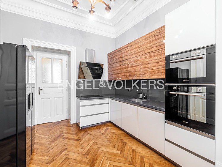 Pronájem bytu 2+1 73 m² - foto 4