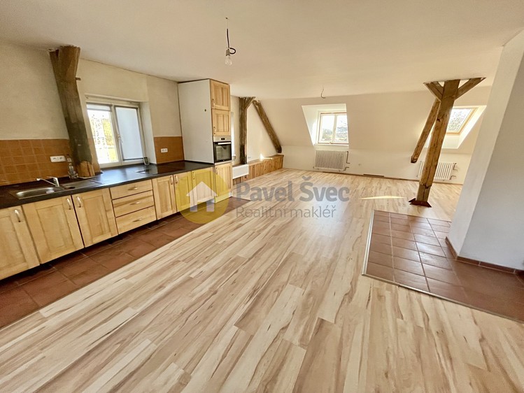 Pronájem bytu 2+kk 145 m² (Loft) - foto 2