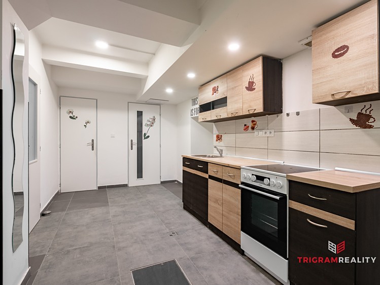 Pronájem bytu 3+1 77 m² - foto 1