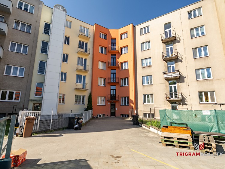 Pronájem bytu 3+1 77 m² - foto 8