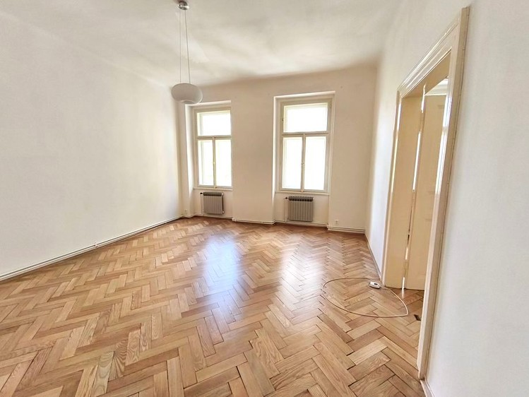 Pronájem bytu 3+1 107 m² - foto 1