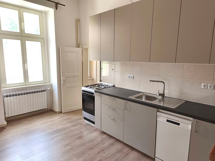 Pronájem bytu 3+1 107 m² - foto 4