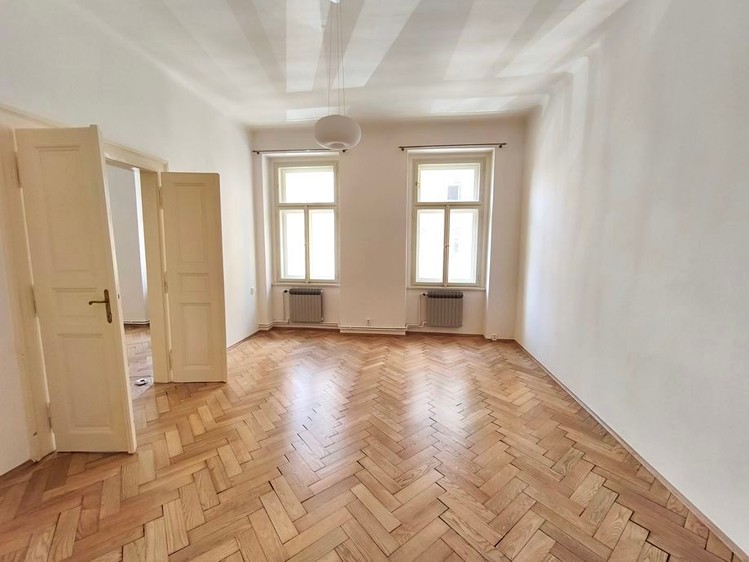 Pronájem bytu 3+1 107 m² - foto 2