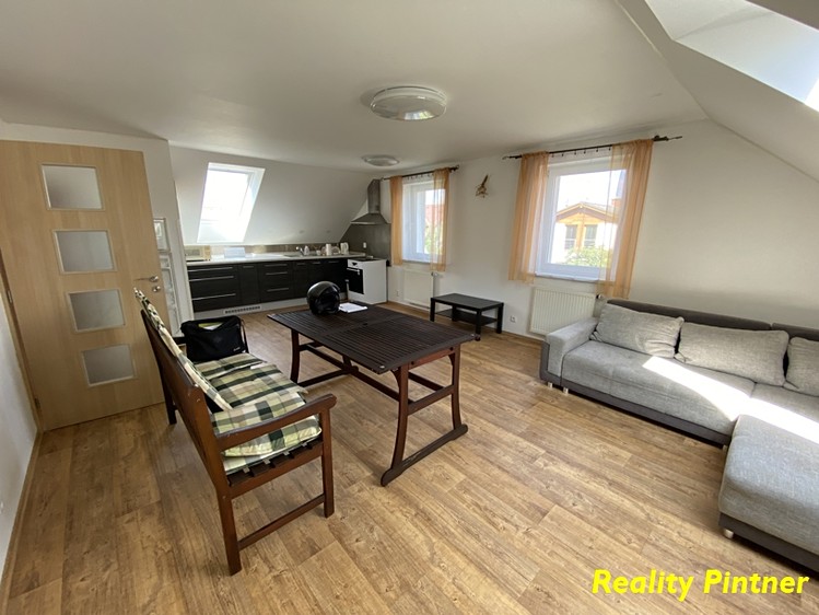 Pronájem bytu 3+kk 100 m² - foto 3