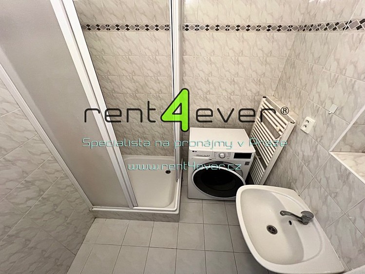 Pronájem bytu 1+1 56 m² - foto 2