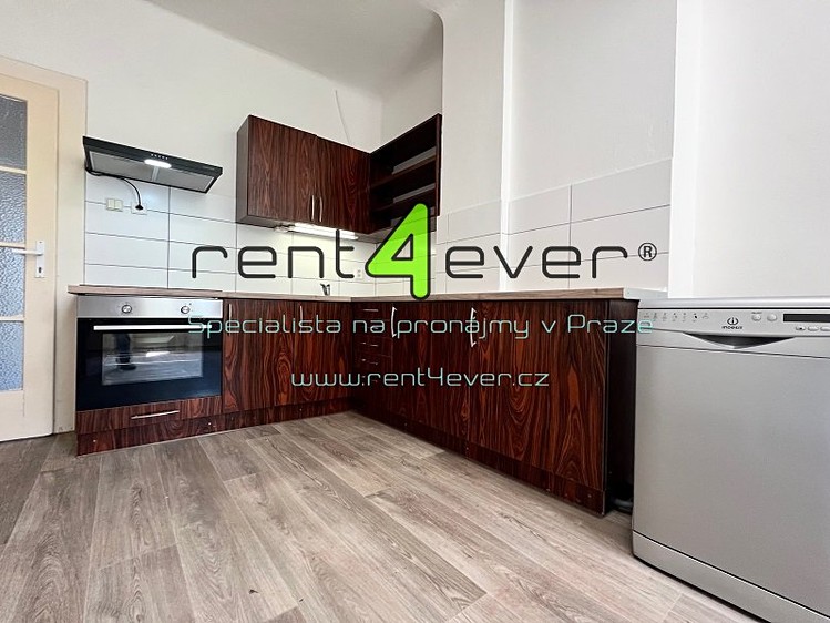 Pronájem bytu 1+1 56 m² - foto 4