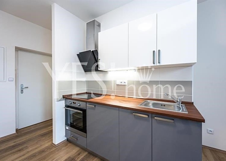 Pronájem bytu 3+kk 59 m² - foto 3