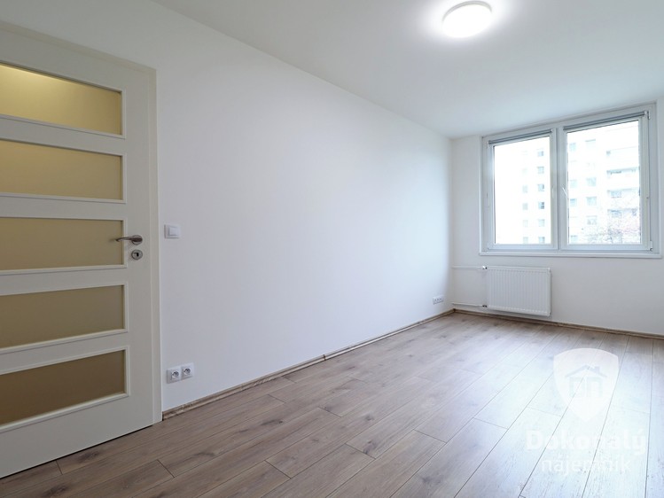 Pronájem bytu 3+kk 76 m² - foto 3