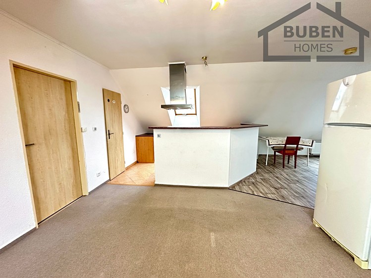 Pronájem bytu 2+kk 75 m² (Podkrovní) - foto 5