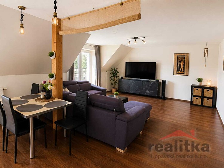 Pronájem bytu 4+kk 140 m² - foto 3