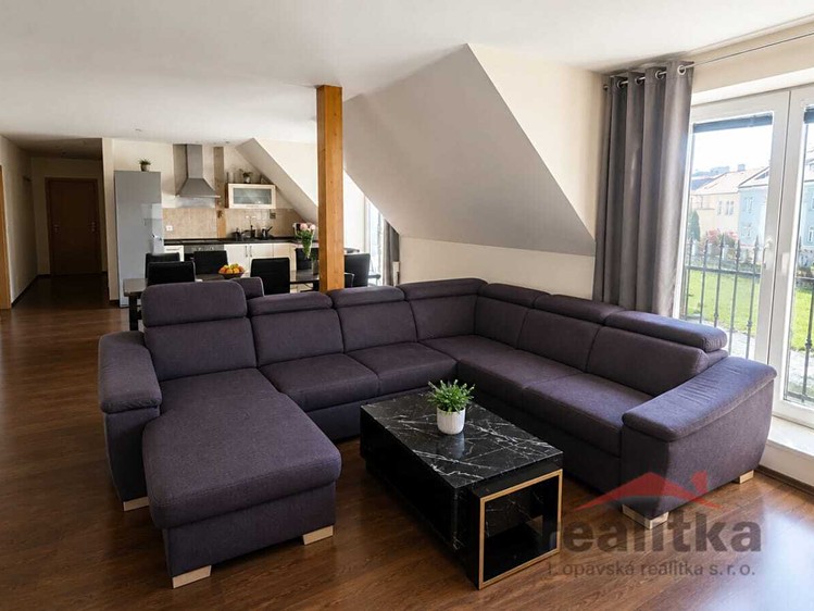 Pronájem bytu 4+kk 140 m² - foto 2