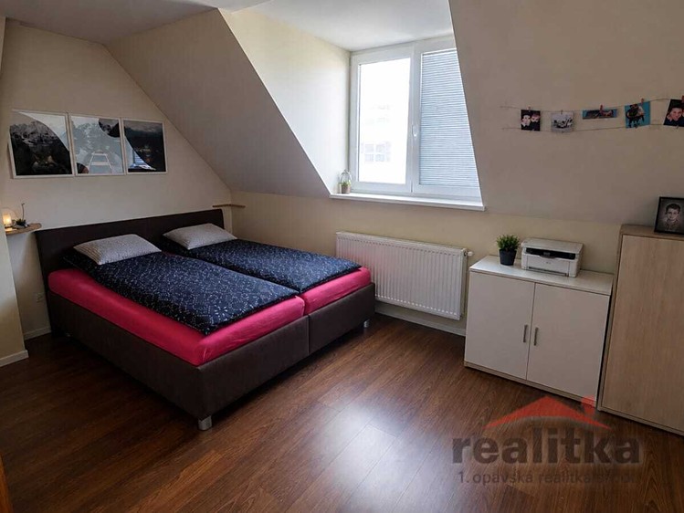 Pronájem bytu 4+kk 140 m² - foto 4