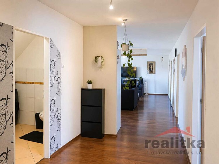 Pronájem bytu 4+kk 140 m² - foto 5