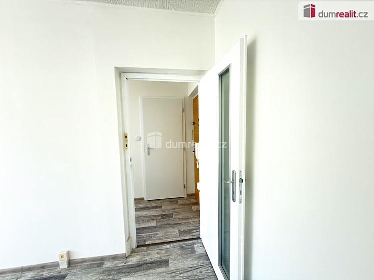 Pronájem bytu 1+1 40 m² - foto 5