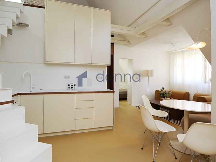 Pronájem bytu 2+kk 53 m² (Podkrovní) - foto 5