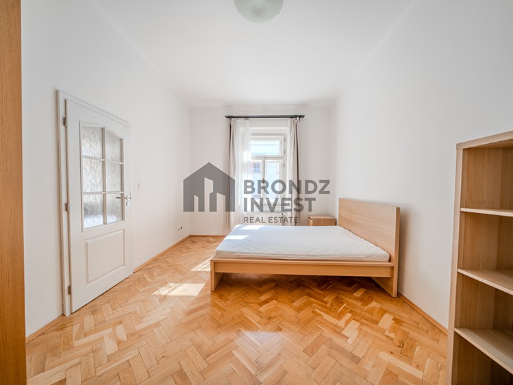 Pronájem bytu 4+kk 90 m² (Jednopodlažní) - foto 1