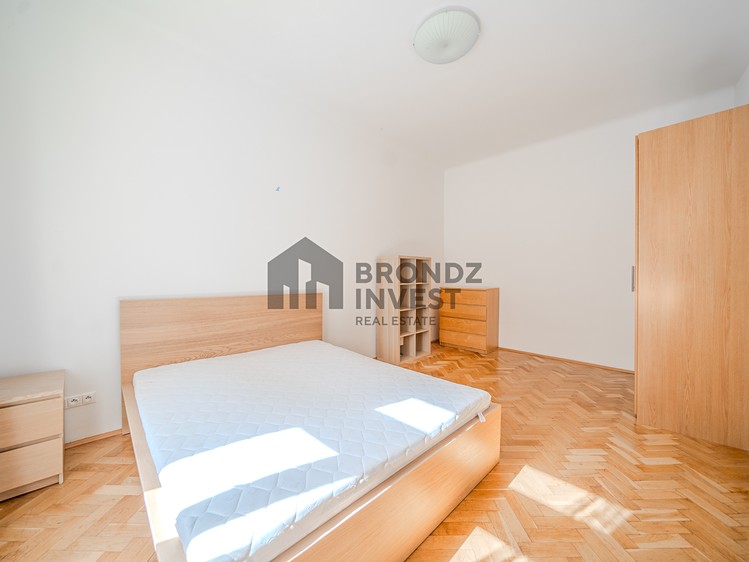 Pronájem bytu 4+kk 90 m² (Jednopodlažní) - foto 2