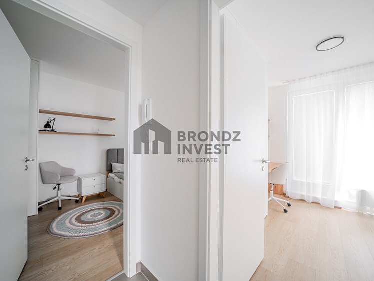 Pronájem bytu 2+1 61 m² (Jednopodlažní) - foto 3