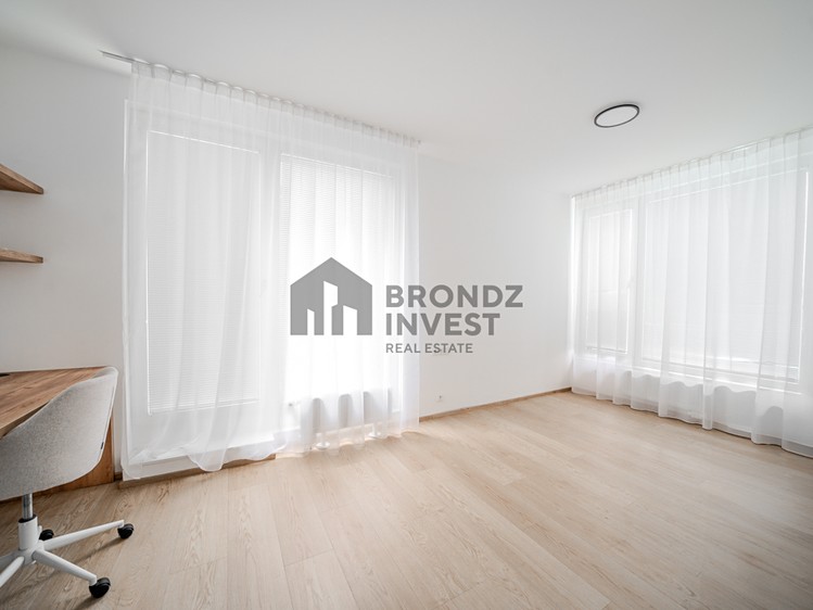 Pronájem bytu 2+1 61 m² (Jednopodlažní) - foto 7