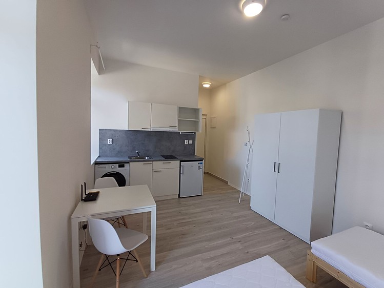 Pronájem bytu 1+kk 44 m² - foto 1