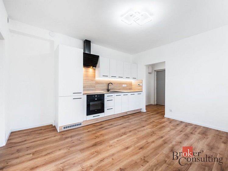 Pronájem bytu 2+kk 37 m² - foto 3