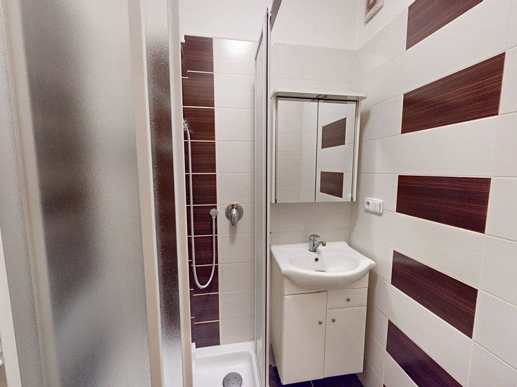 Pronájem bytu 3+1 70 m² (Jednopodlažní) - foto 2
