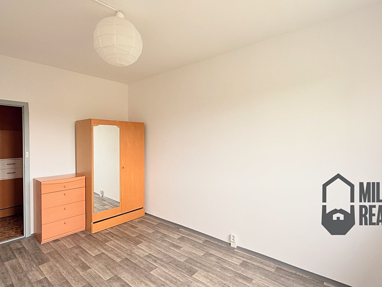 Pronájem bytu 3+1 64 m² - foto 8
