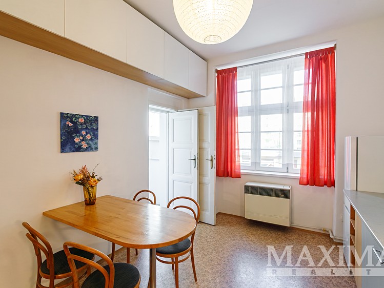 Pronájem bytu 1+1 60 m² - foto 1