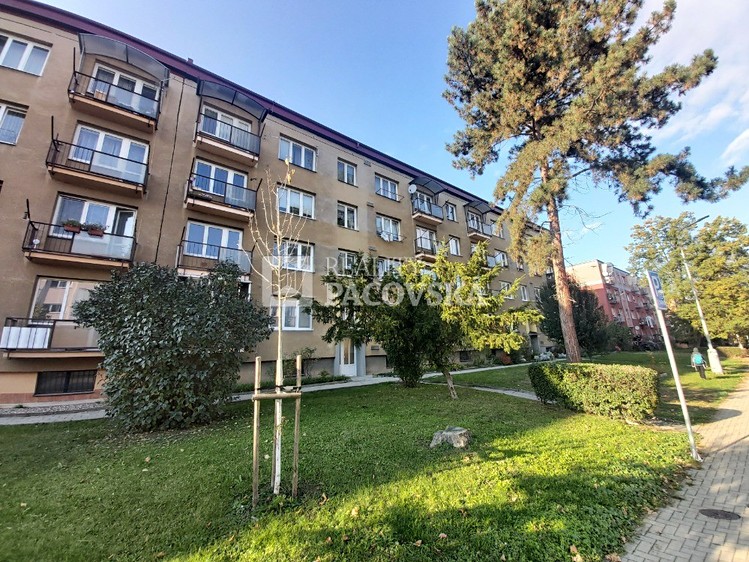 Pronájem bytu 2+1 51 m² - foto 2