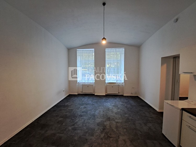Pronájem bytu 1+kk 37 m² - foto 4