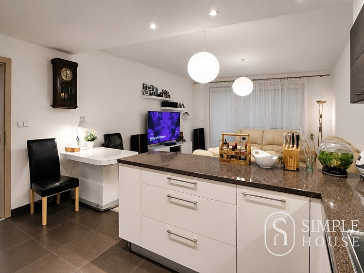 Pronájem bytu 3+kk 78 m² - foto 2