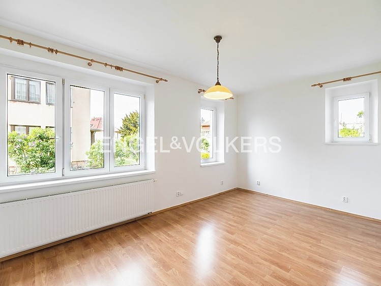 Pronájem bytu 3+1 90 m² - foto 3