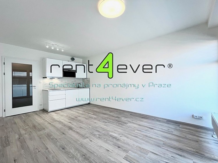 Pronájem bytu 1+kk 27 m² - foto 1