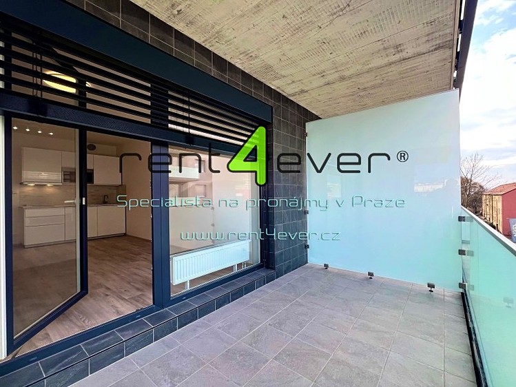 Pronájem bytu 1+kk 27 m² - foto 3