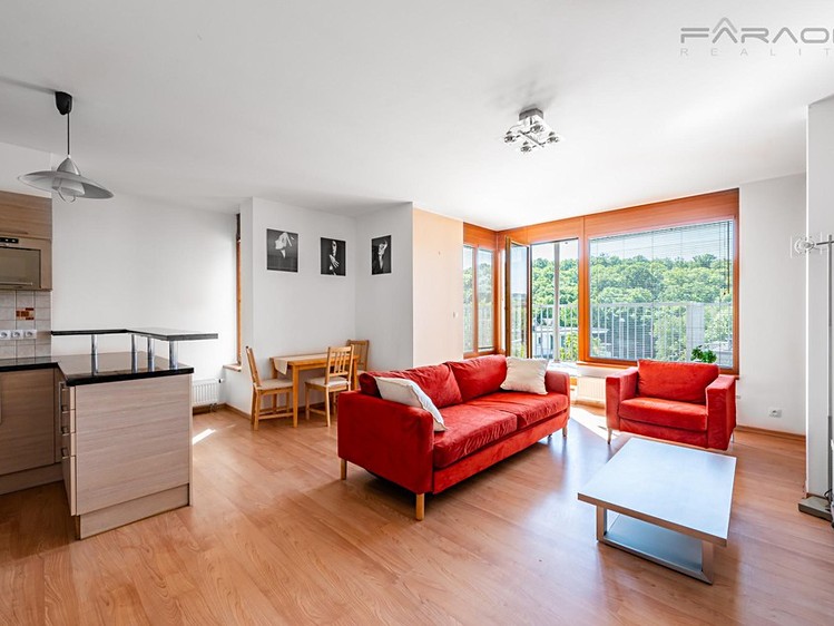 Pronájem bytu 2+kk 81 m² - foto 2