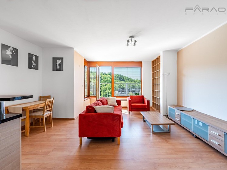 Pronájem bytu 2+kk 81 m² - foto 5