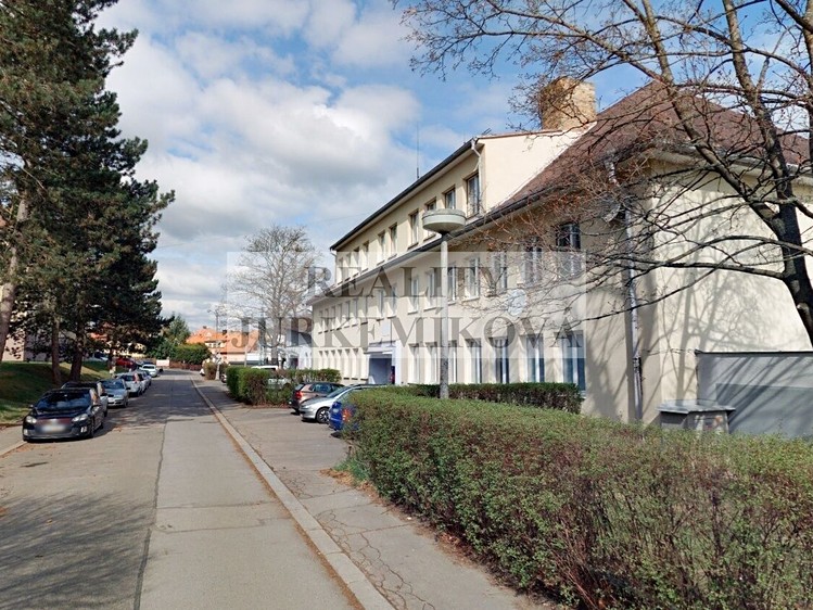 Pronájem bytu 1+kk 18 m² - foto 1