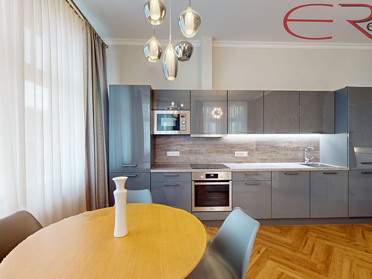 Pronájem bytu 2+kk 50 m² (Jednopodlažní) - foto 2