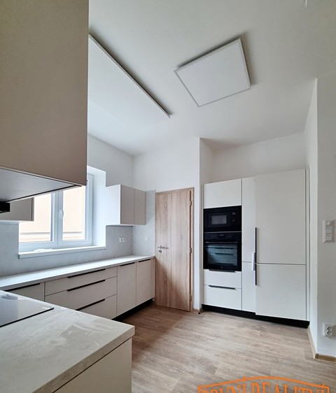 Pronájem bytu 2+1 65 m² - foto 4