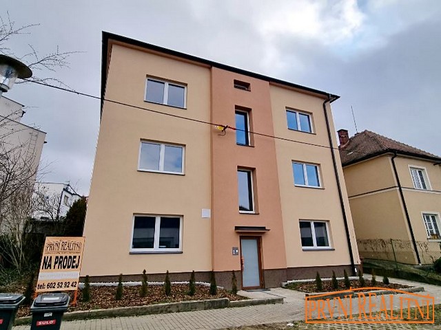 Pronájem bytu 2+1 65 m² - foto 1