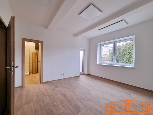 Pronájem bytu 2+1 65 m² - foto 5