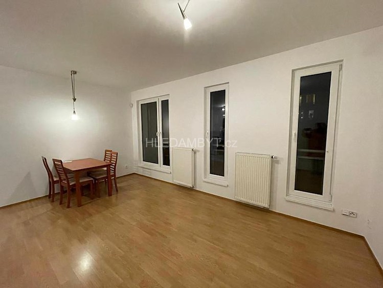 Pronájem bytu 2+kk 58 m² - foto 4