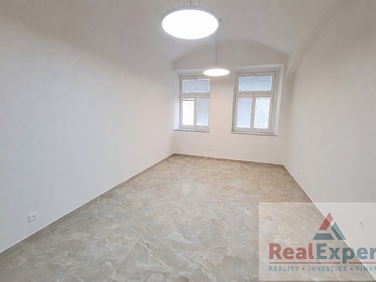 Pronájem bytu 1+kk 35 m² (Jednopodlažní) - foto 3